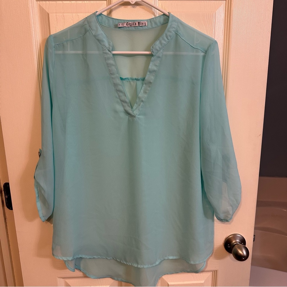 Women’s Chic Light Mint Sheer Blouse, size XLarge